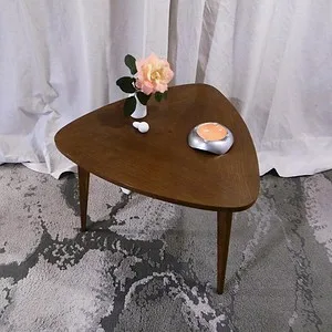 Table d'appoint tripode