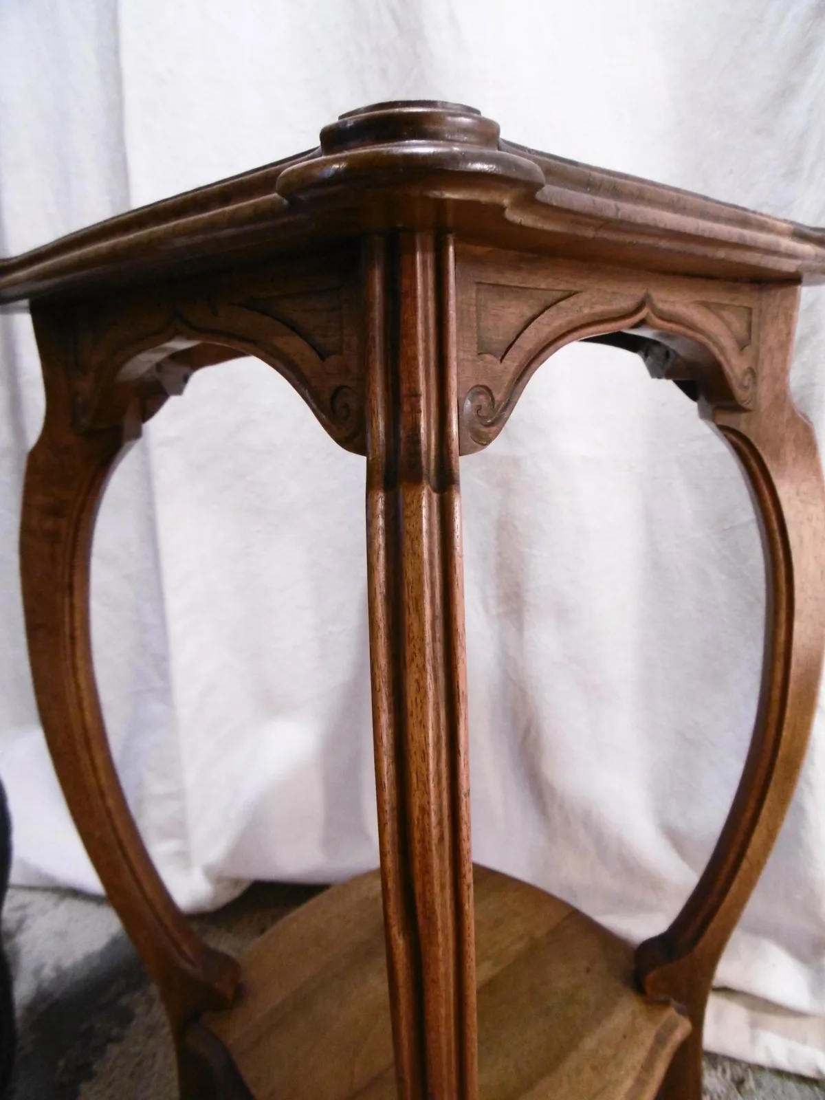 Table d'appoint carrée – Image 4