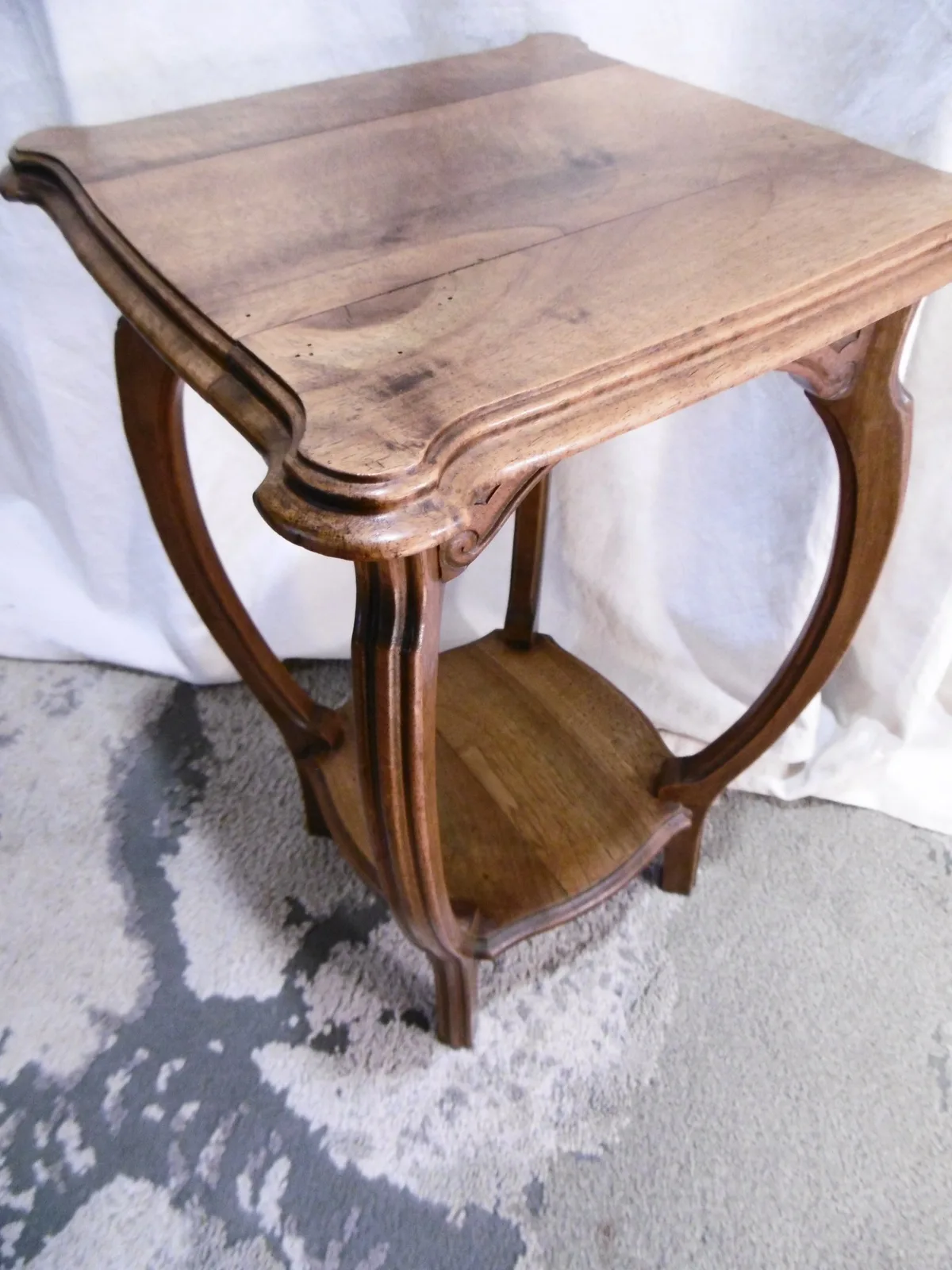 Table d'appoint carrée – Image 3
