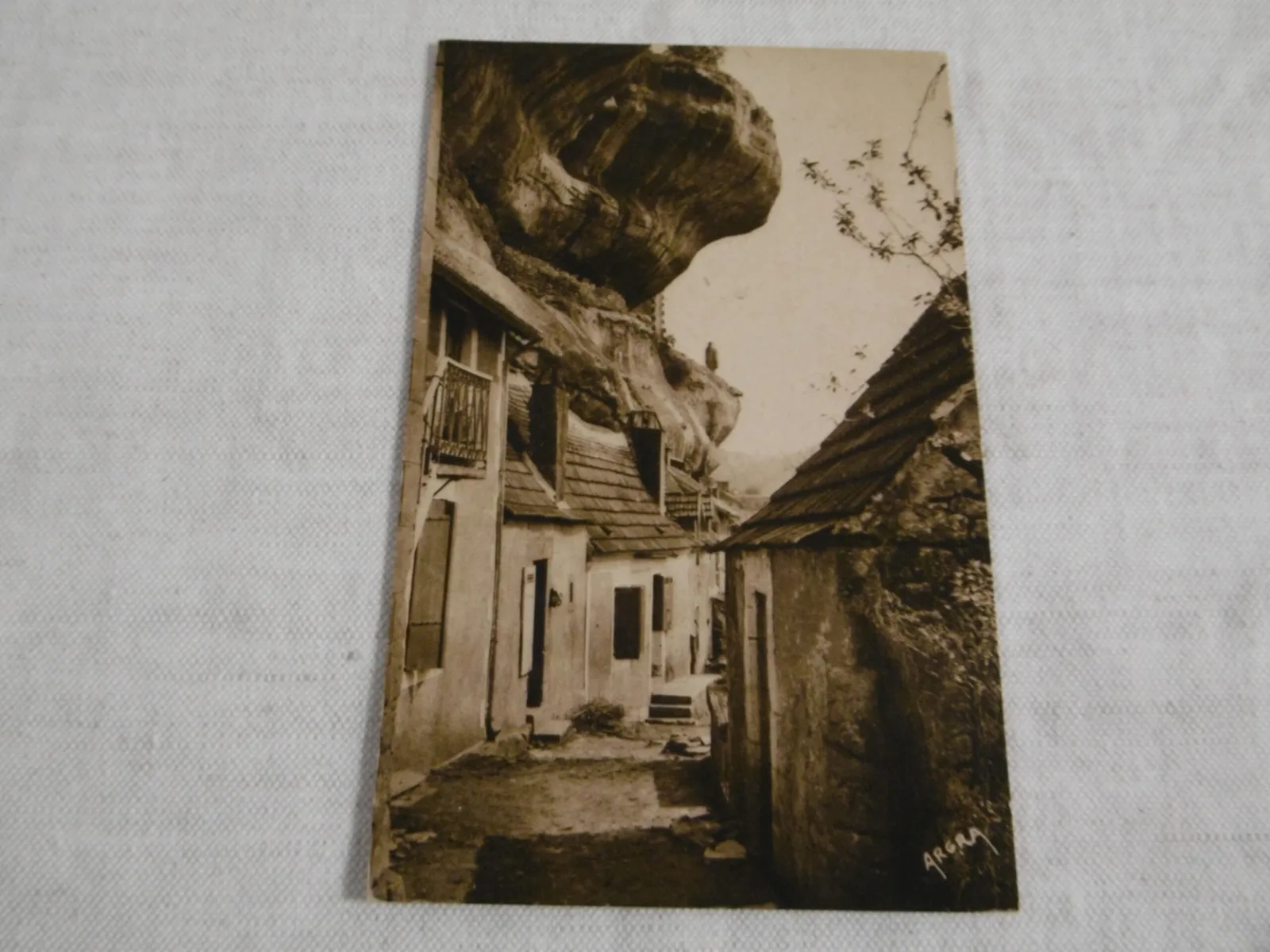 Carte postale "Les Eyzies"