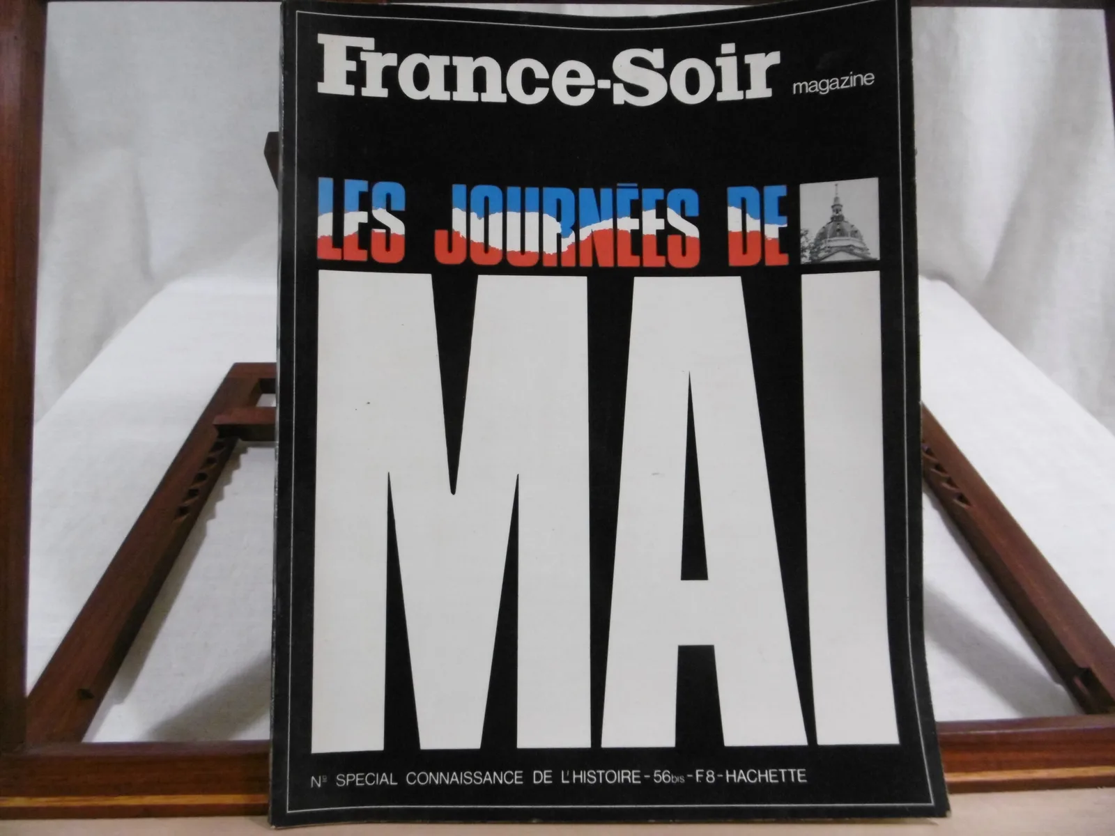 Magazine France Soir "Les journées de mai"