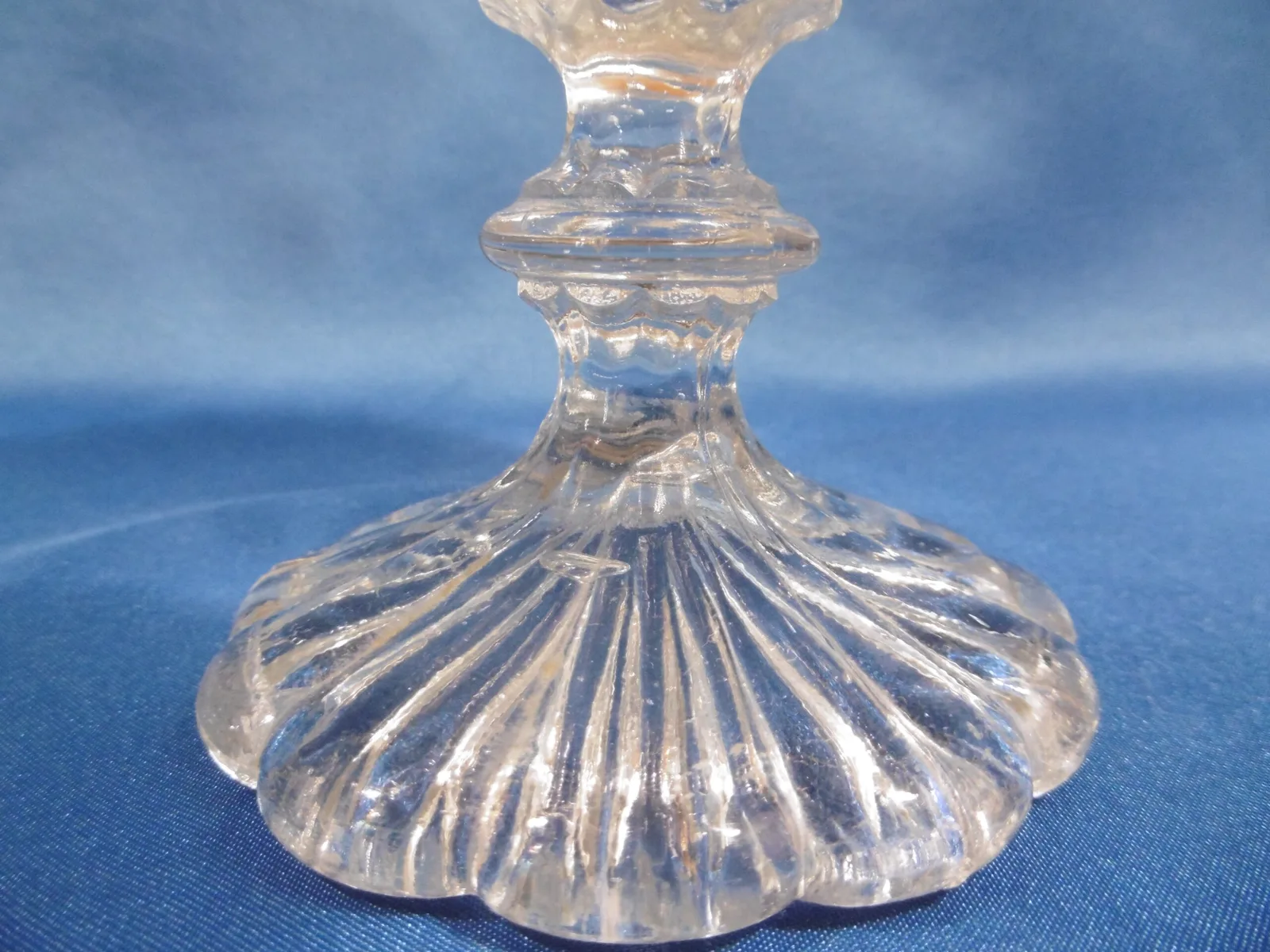 Coupe en verre "Guirlande de fleurs" – Image 3