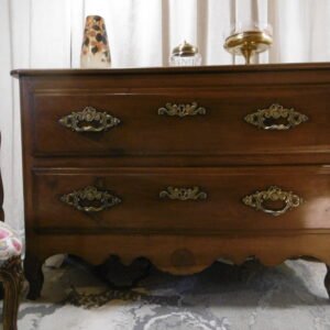Commode "Bourguignonne"