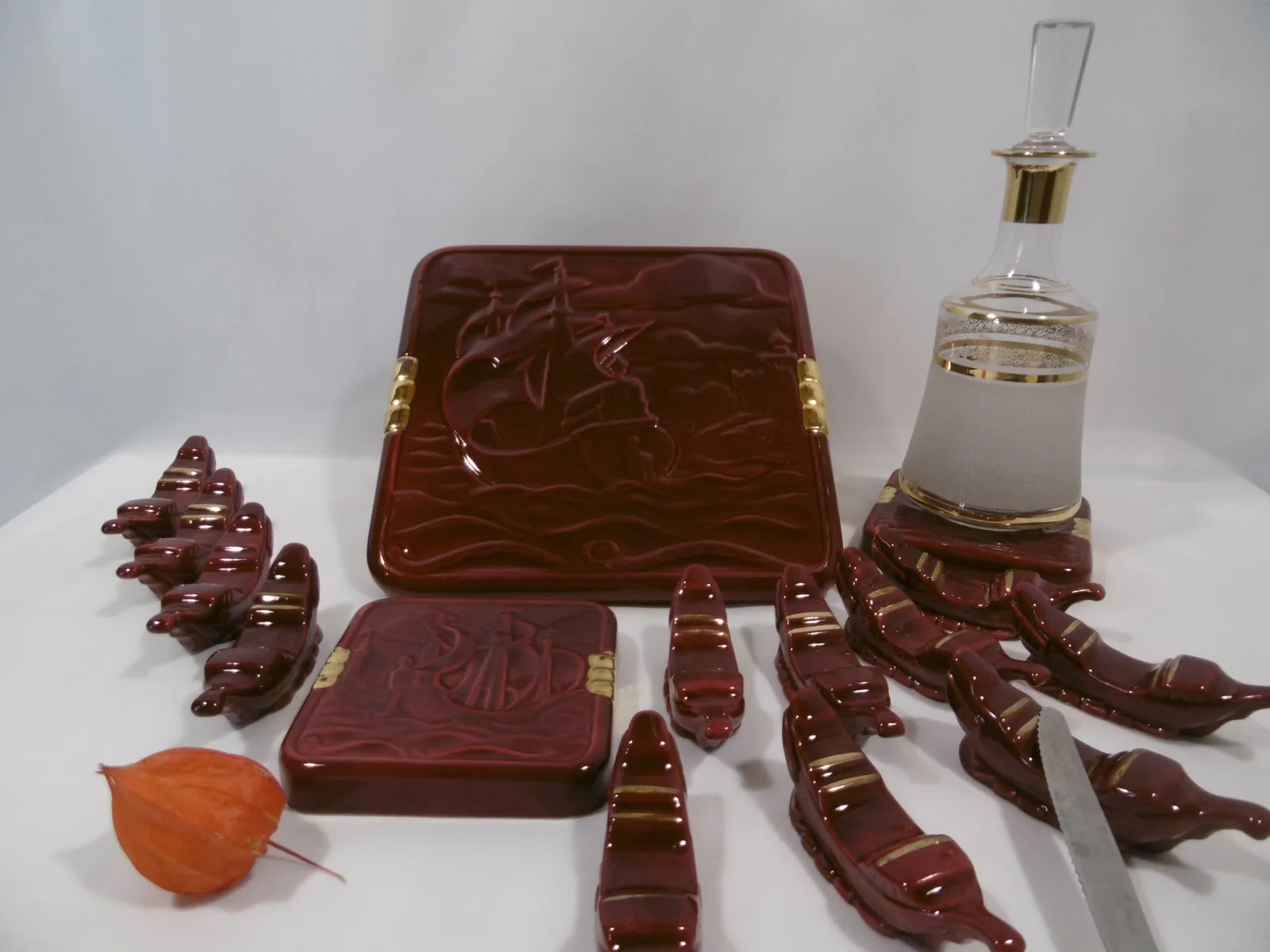 Dessous de plats, de bouteilles, reposes couteaux "Galion"
