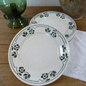 Assiettes plates "Fleurs vertes"