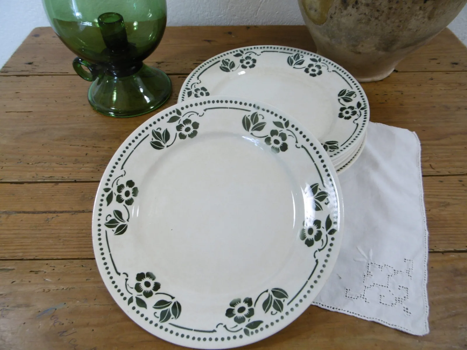 Assiettes plates "Fleurs vertes"