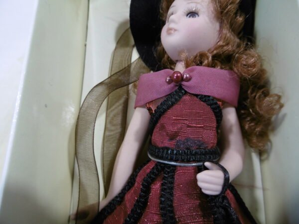 Poupée de collection "Emma" – Image 4