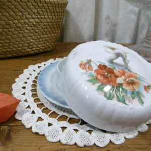 Beurrier en porcelaine "Pensées"