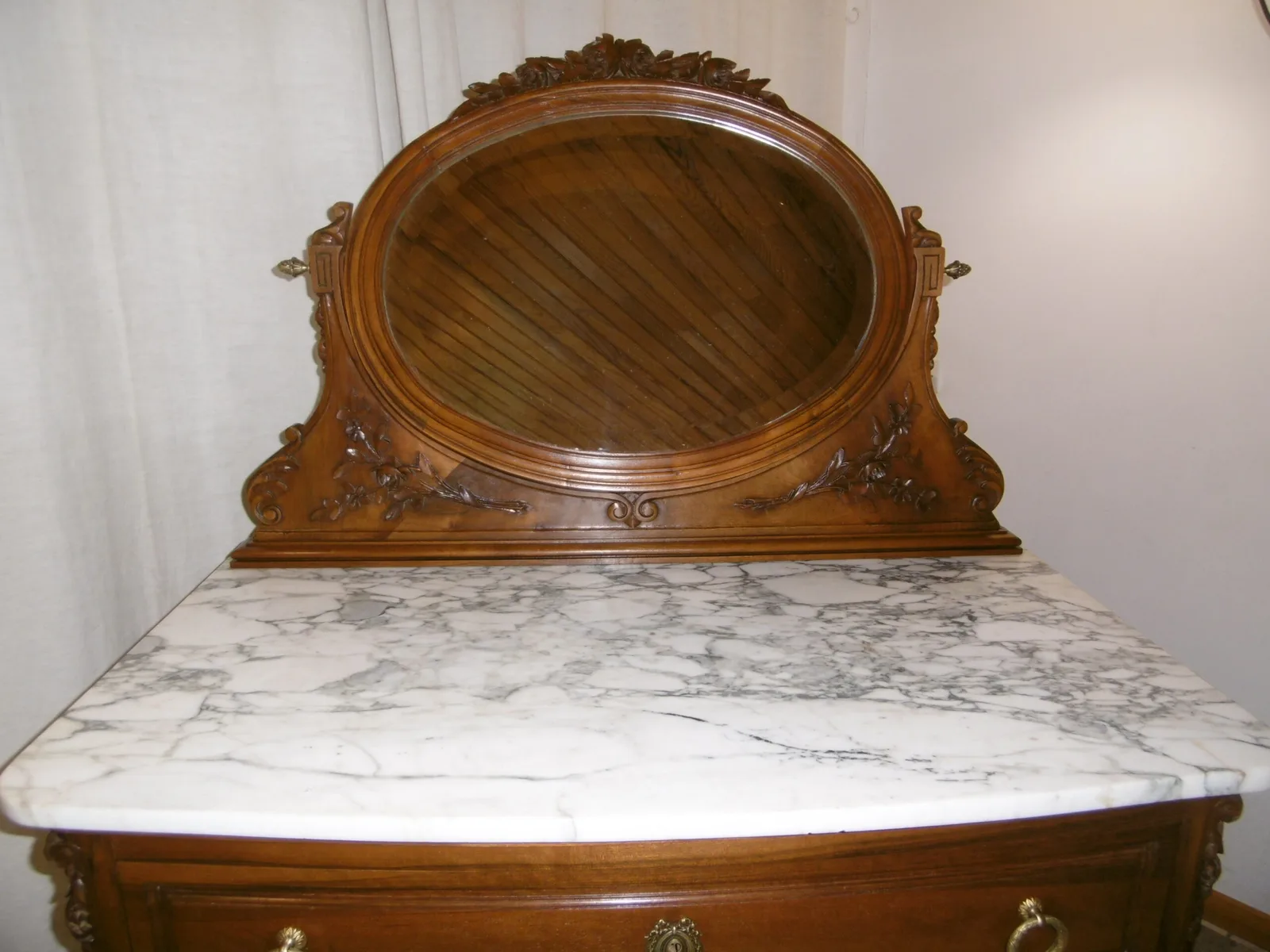 Commode coiffeuse style Louis XVI – Image 2