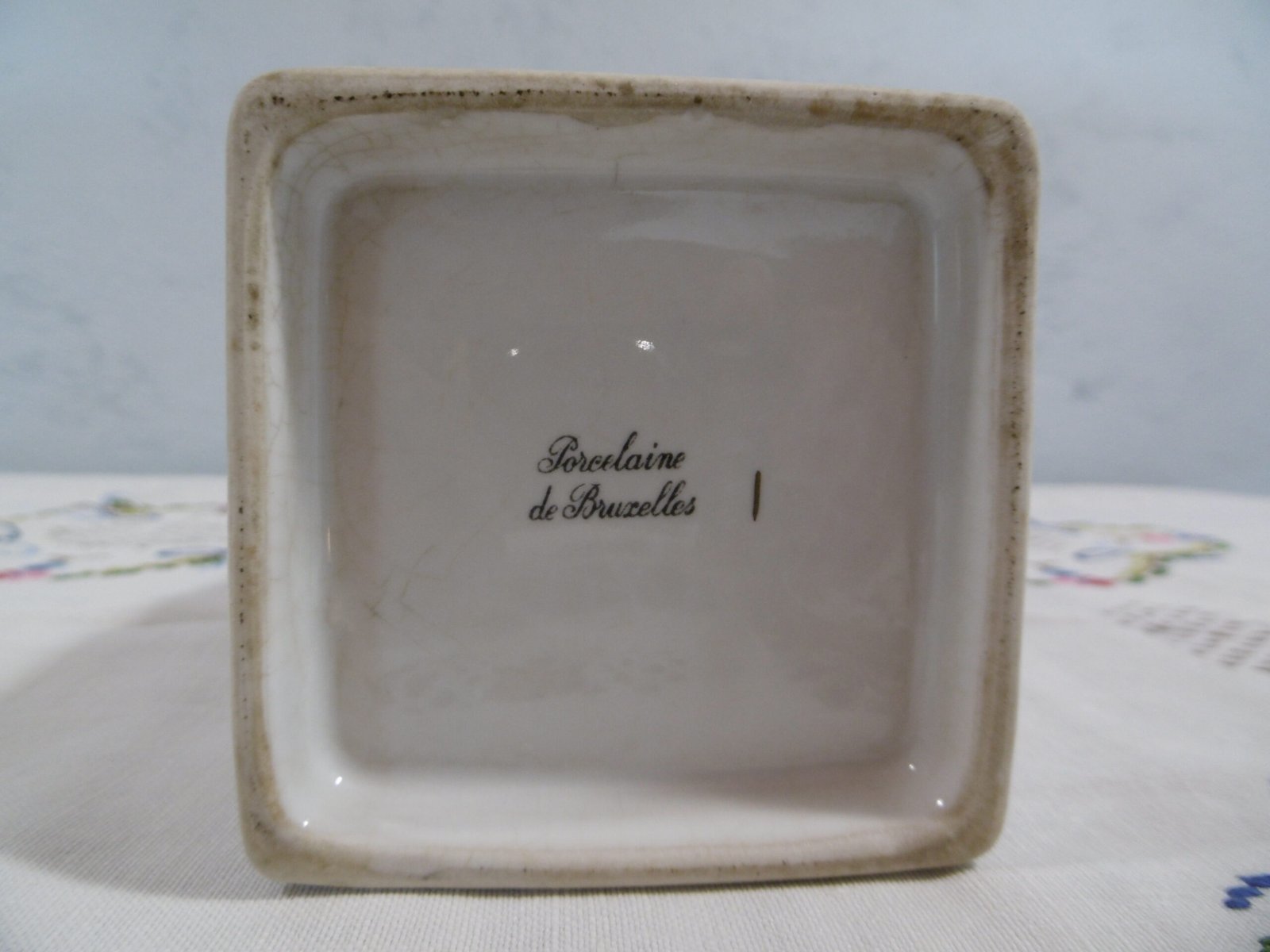 Bouteille en porcelaine – Image 11