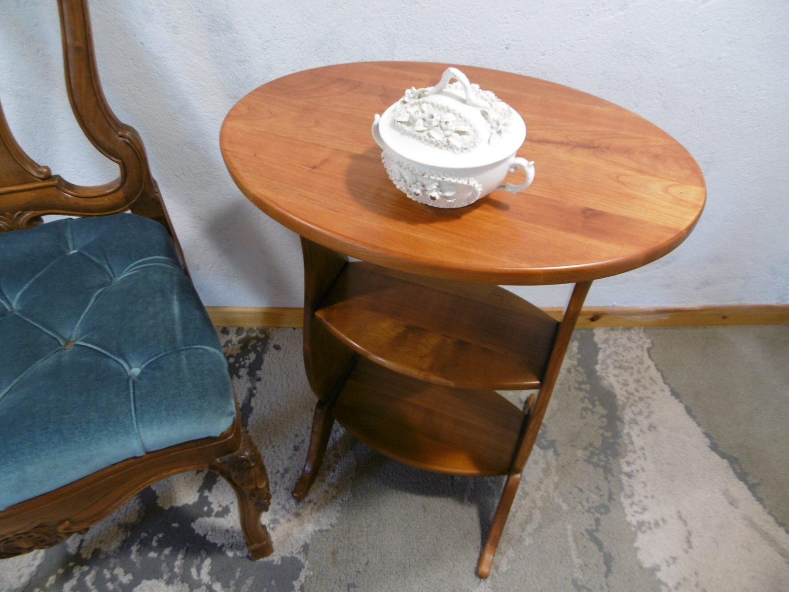 Table d'appoint ovale