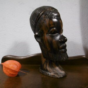 Tête sculptée
