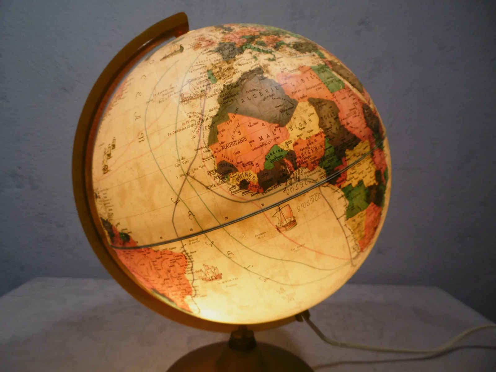 Lampe globe terrestre – Image 2