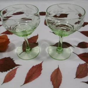 Verres à vin blanc Art déco en "Ouraline"