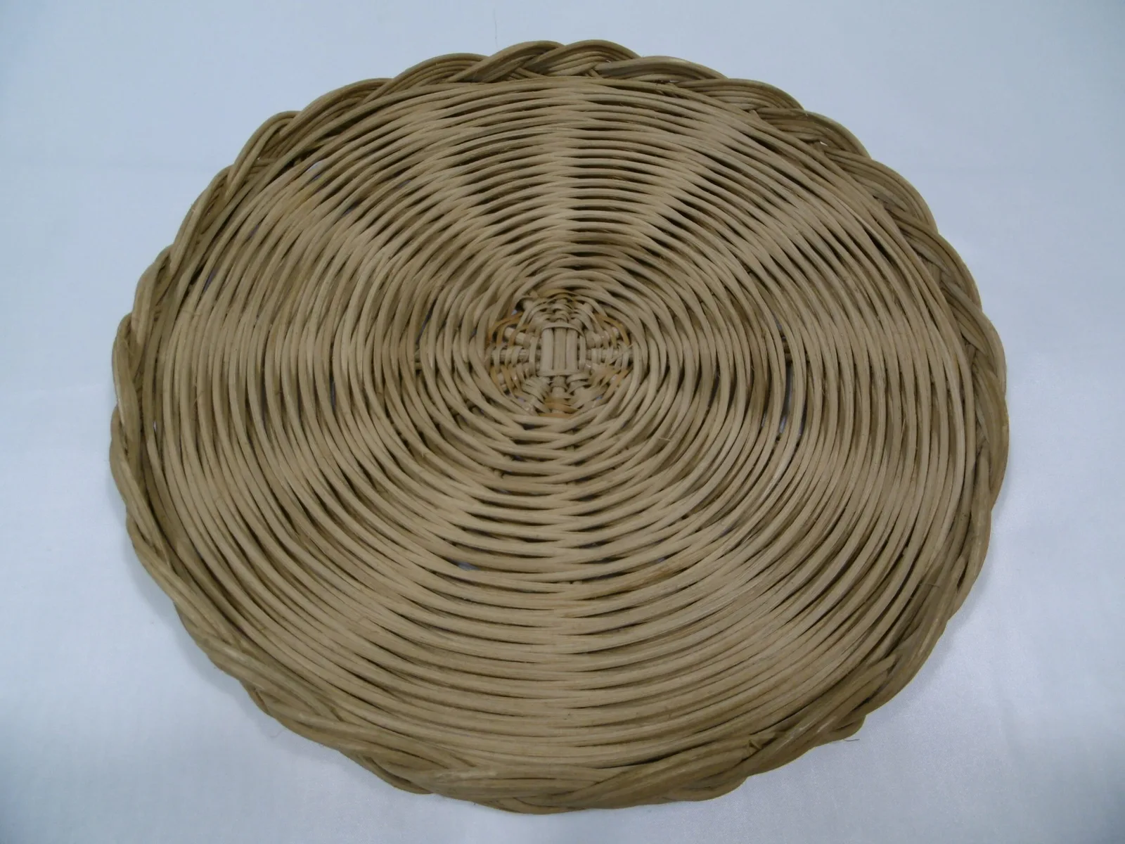Dessous de plat vintage en rotin – Image 2