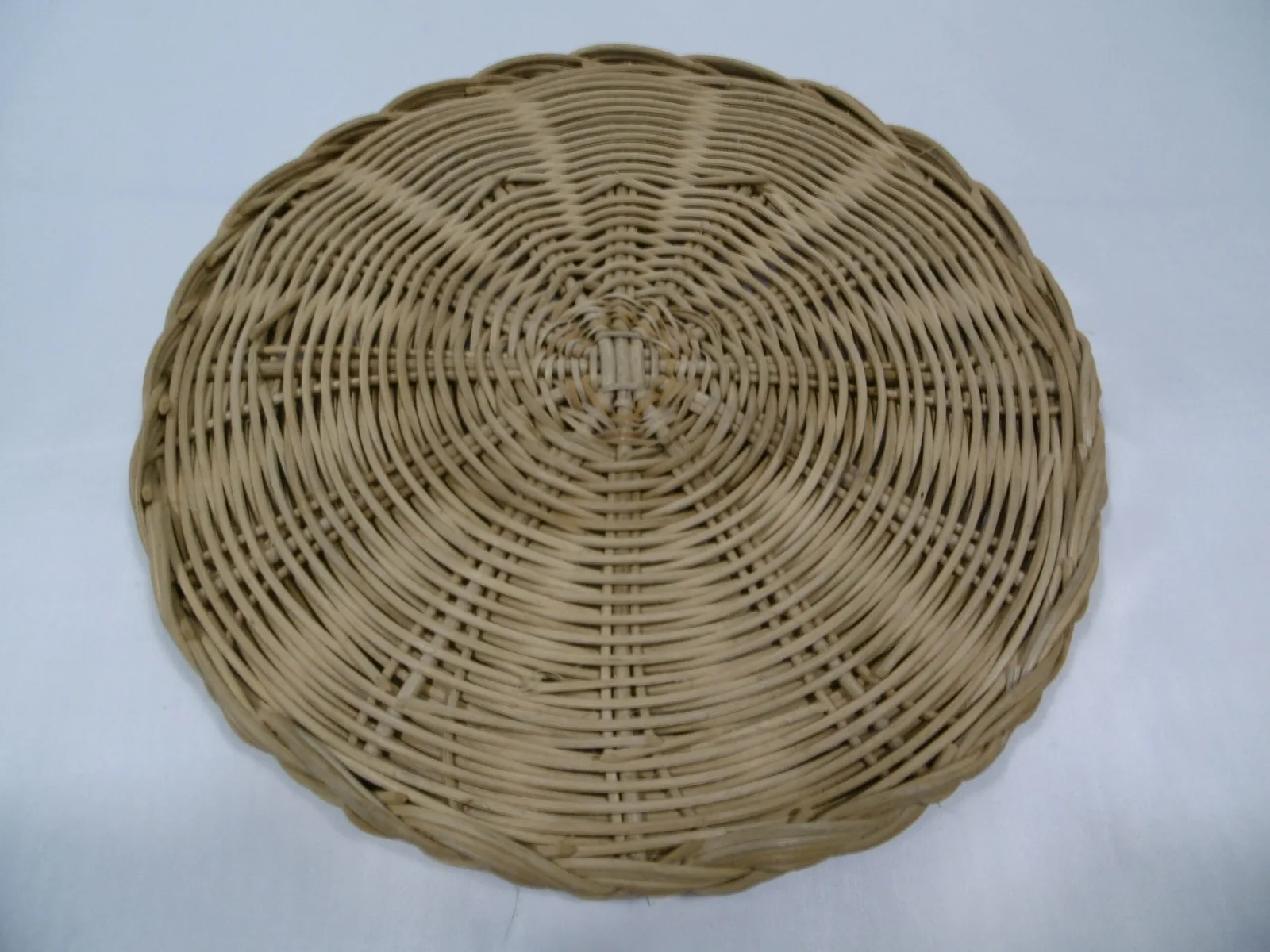Dessous de plat vintage en rotin – Image 3