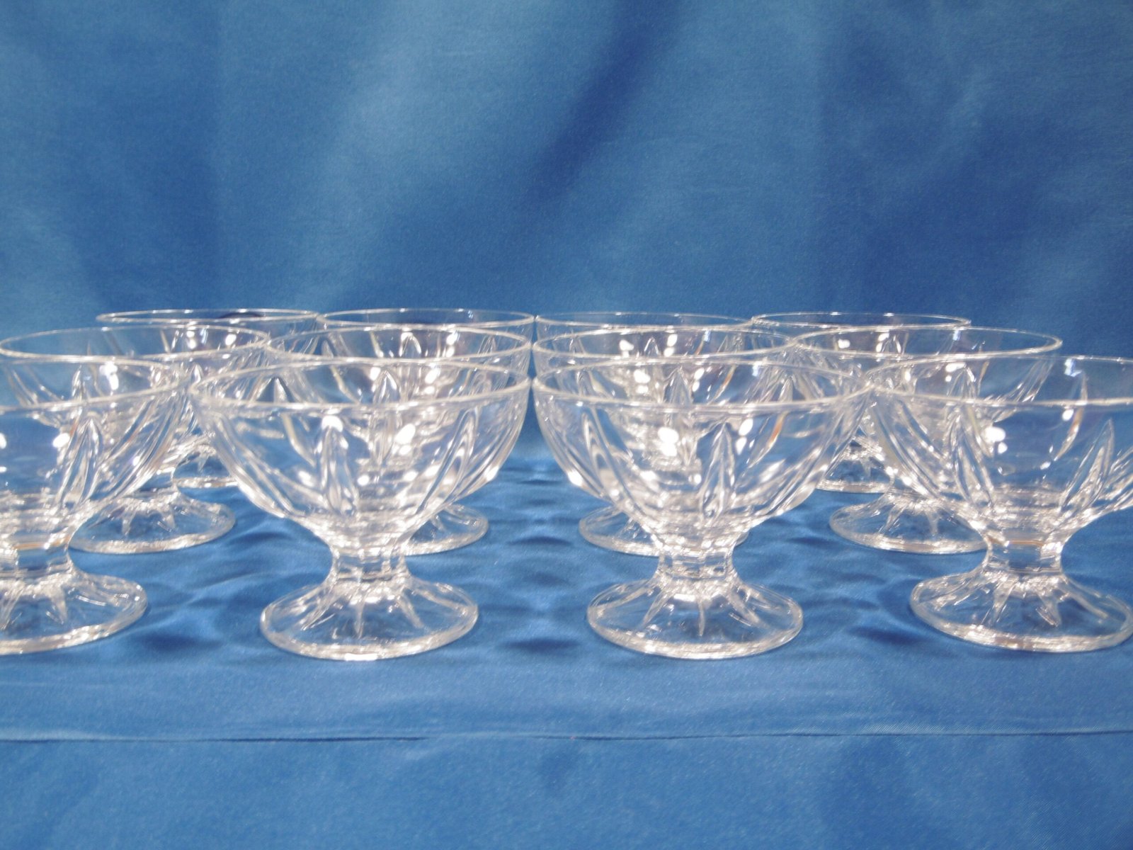 Verres, coupes à champagne, à fruit, à glace – Image 4