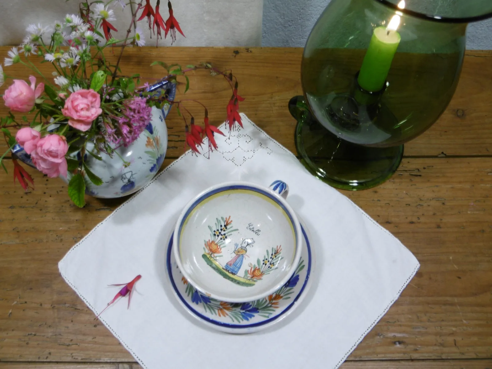 Tasse parlante "Estalles" Malicorne, style Henriot – Image 2