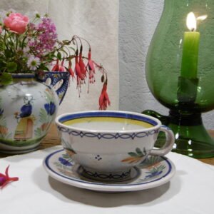 Tasse parlante "Estalles" Malicorne, style Henriot