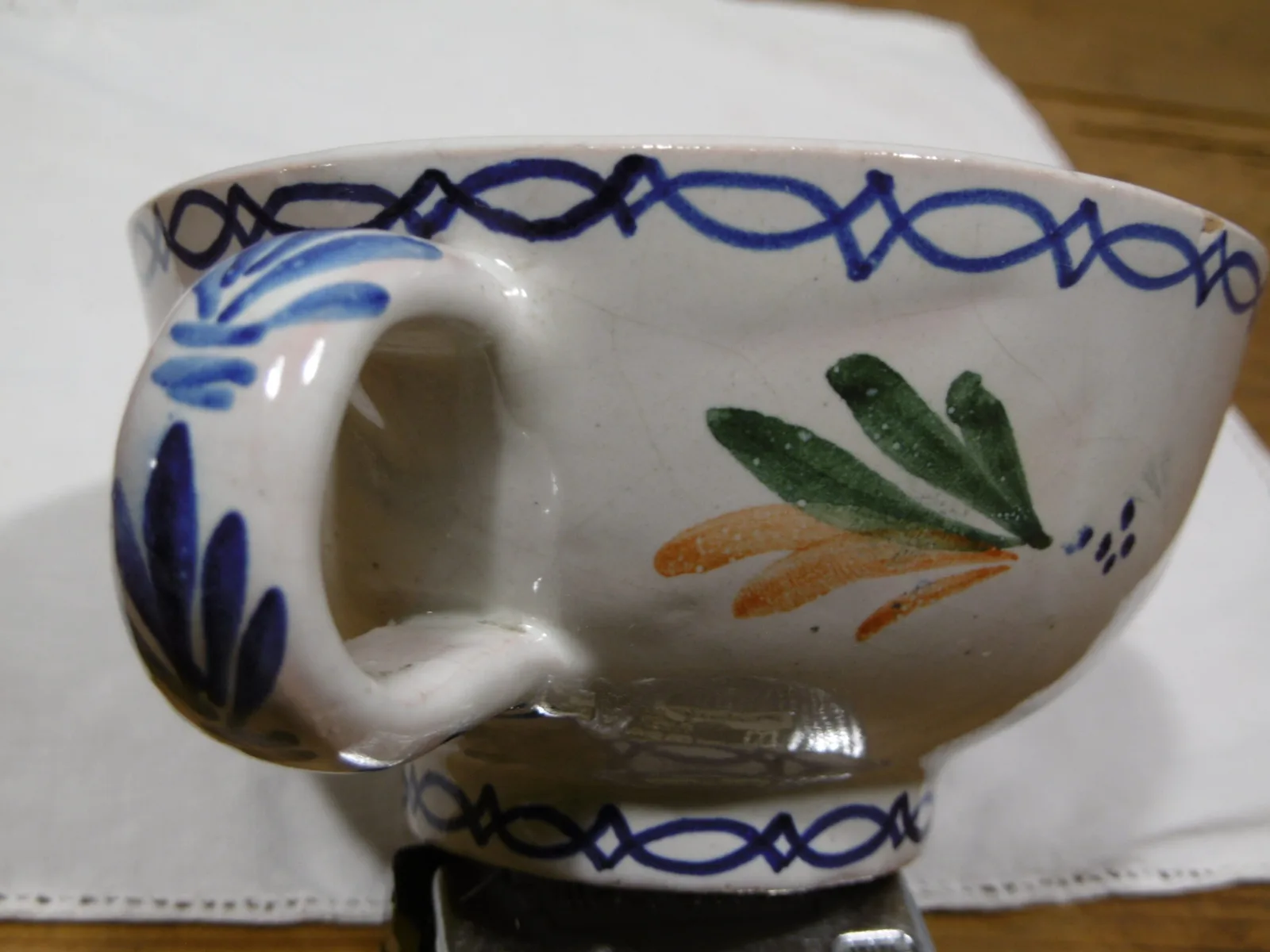 Tasse parlante "Estalles" Malicorne, style Henriot – Image 9