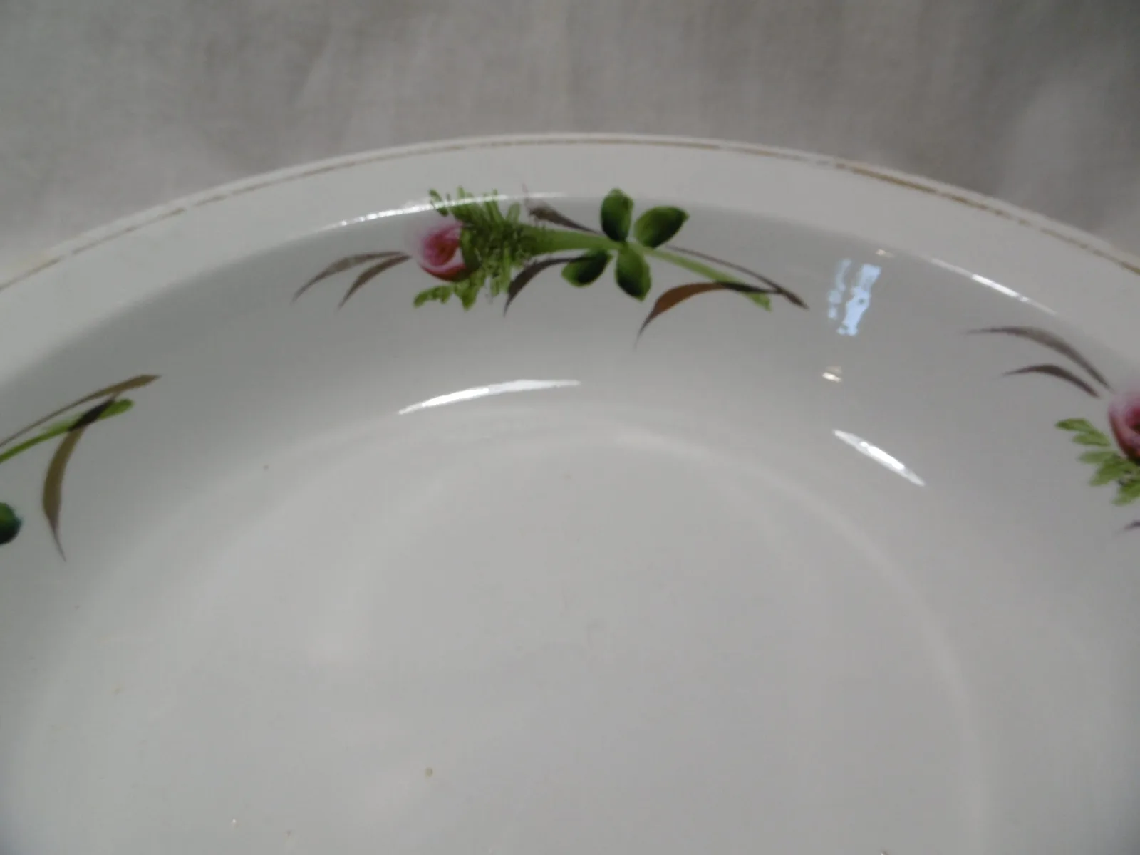 Plat creux rond Moulin des Loups "Boutons de roses" – Image 4