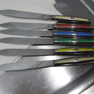 Couteaux vintage dans leur boîte