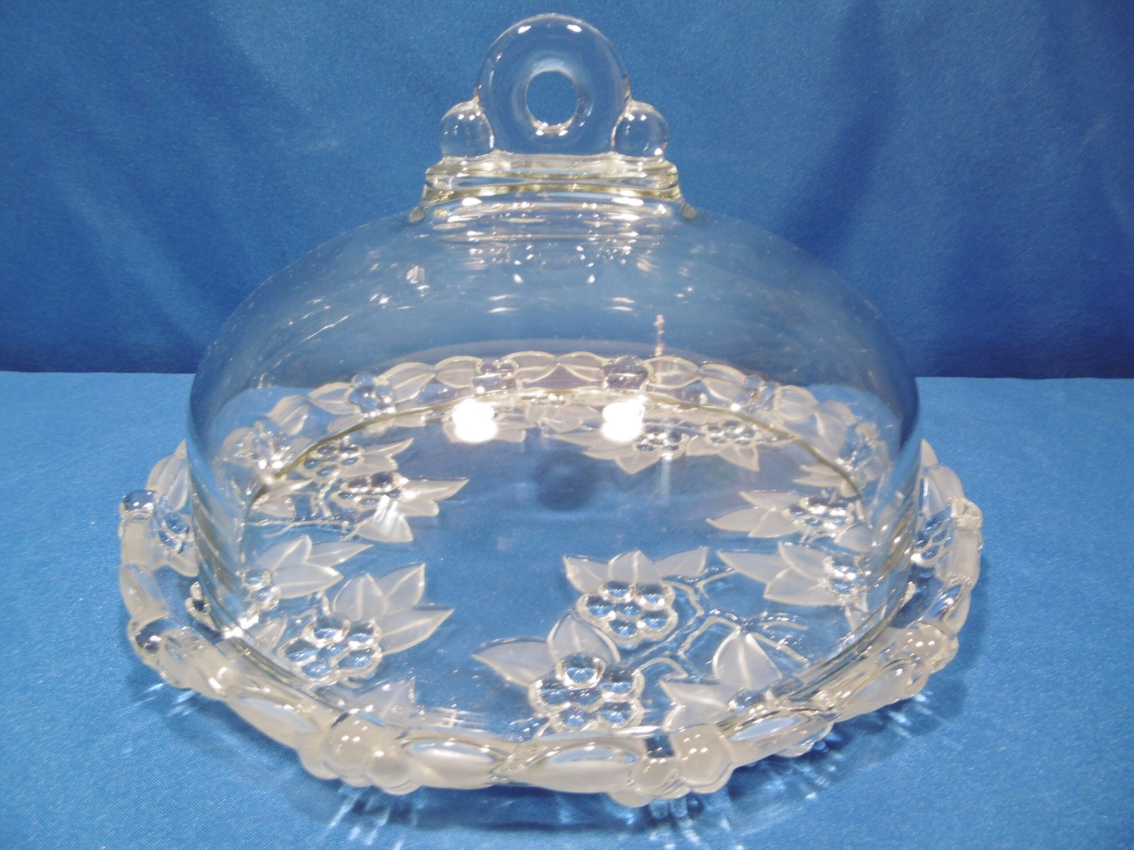 Plateau à fromage en verre avec sa cloche – Image 3